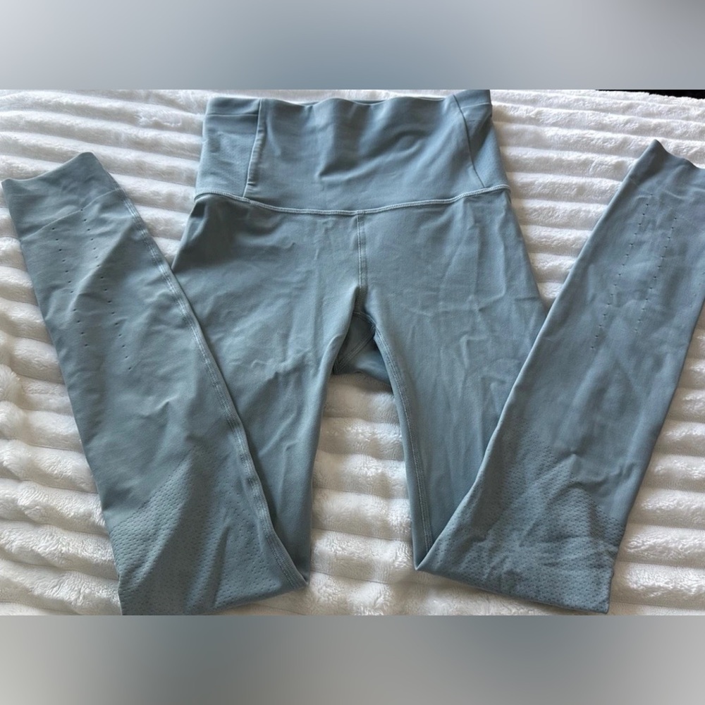 Lululemon Zoned In Leggings 27” *Envelope Pocket Blue Cast Size 4